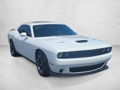 Used 2023 Dodge Challenger R/T Scat Pack RWD image 3