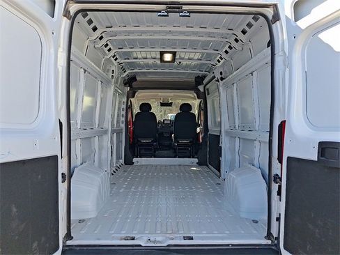 Used 2025 RAM ProMaster 2500 w/ Convenience Group image 27