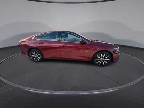 Used 2018 Chevrolet Malibu LT w/ Leather Package FWD image 9