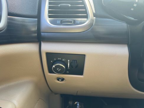 Used 2021 Jeep Grand Cherokee Laredo RWD image 20