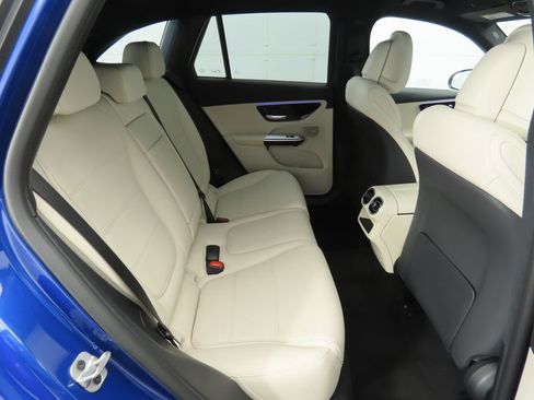 Certified 2025 Mercedes-Benz GLC 300 image 23