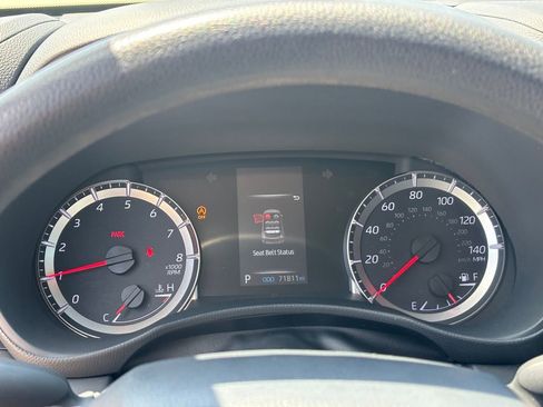 Used 2022 Toyota Highlander L FWD image 13
