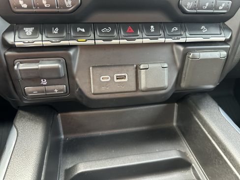 Used 2022 GMC Sierra 2500 AT4 w/ Driver Alert Package I AWD/4WD image 28
