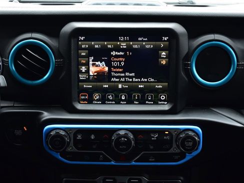 Used 2023 Jeep Wrangler Unlimited Sahara w/ Cold Weather Group AWD/4WD image 37