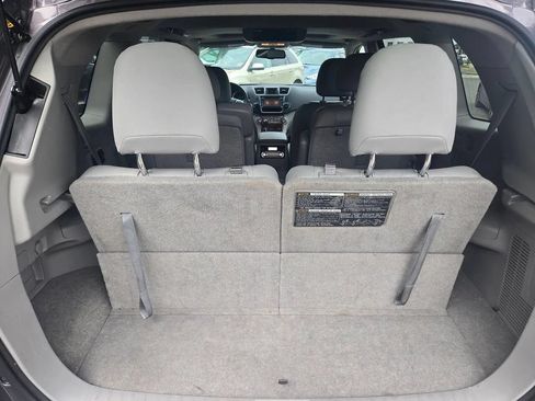Used 2013 Toyota Highlander Limited AWD/4WD image 30