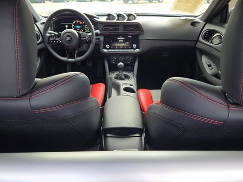 Used 2025 Nissan Z Sport w/ Floor Mat Package RWD image 17