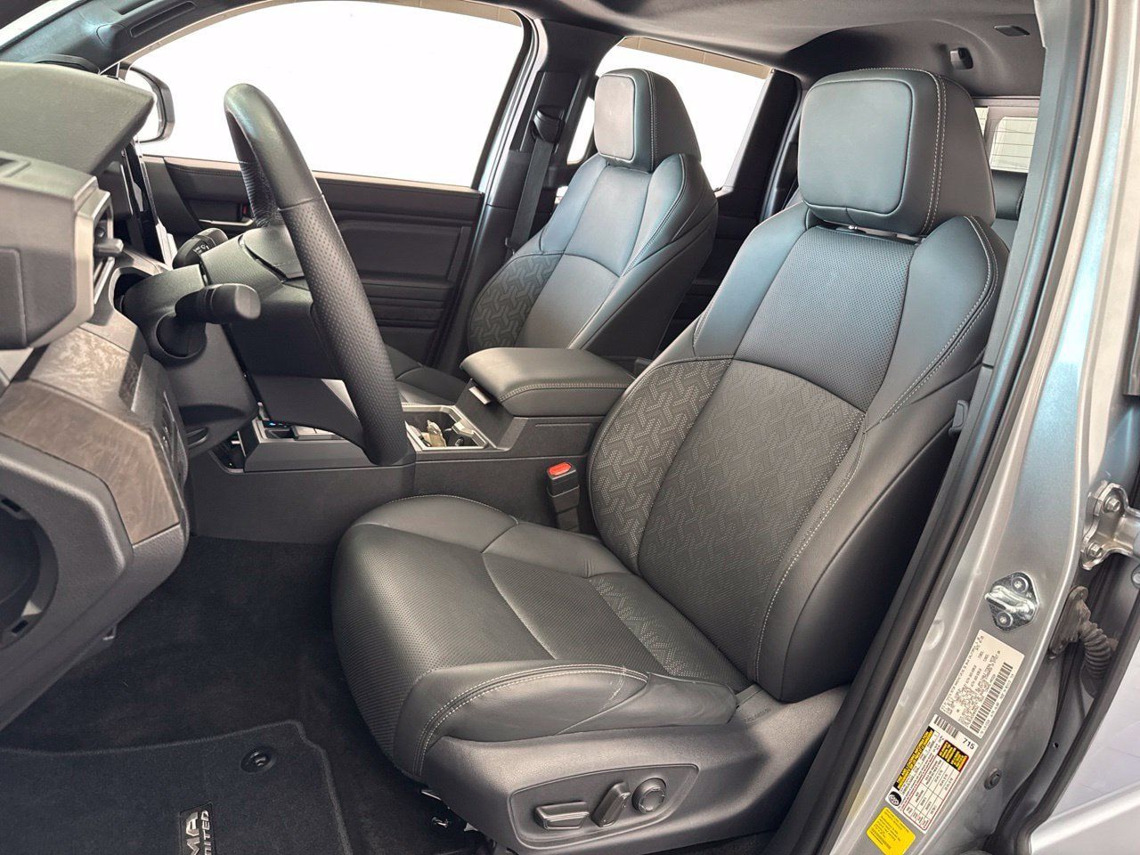 Certified 2025 Toyota Tacoma Limited AWD/4WD image 15