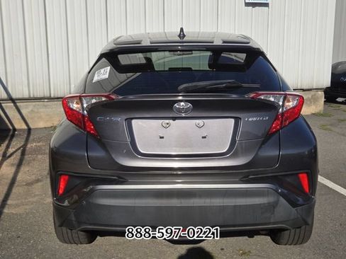 Used 2019 Toyota C-HR Limited FWD image 3