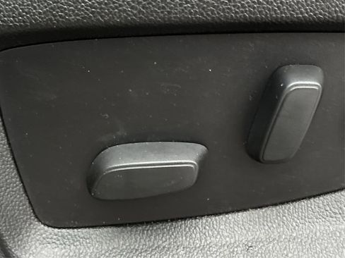 Used 2018 Chevrolet Silverado 1500 LT w/ All Star Edition image 33