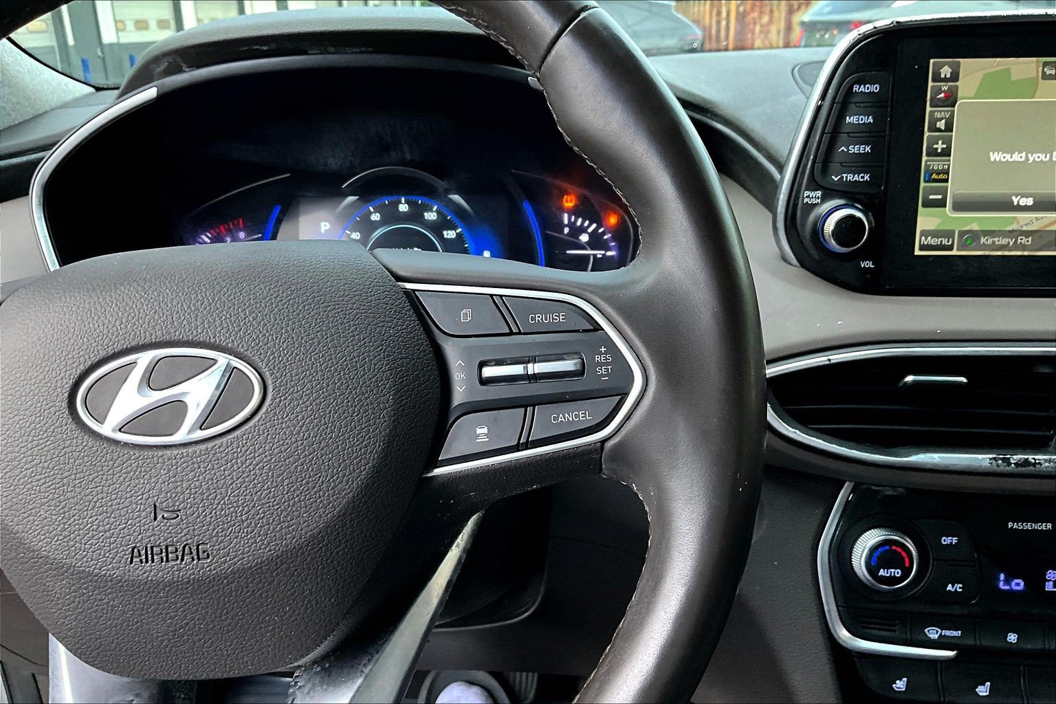 Used 2020 Hyundai Santa Fe Limited FWD image 11
