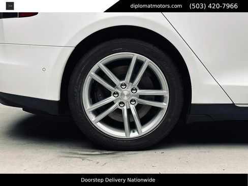 Used 2014 Tesla Model S 85 RWD image 38