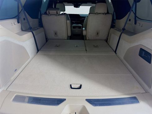 Used 2023 Cadillac Escalade ESV Premium Luxury image 21