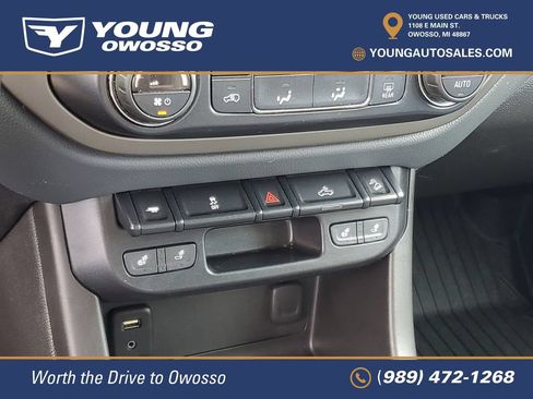 Used 2016 Chevrolet Colorado Z71 w/ Z71 Midnight Edition AWD/4WD image 17