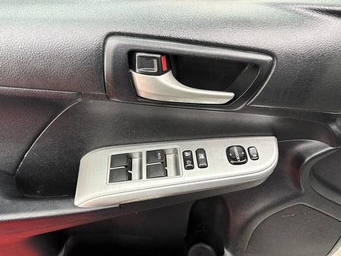 Used 2012 Toyota Camry SE w/ Preferred Accessory Pkg image 8