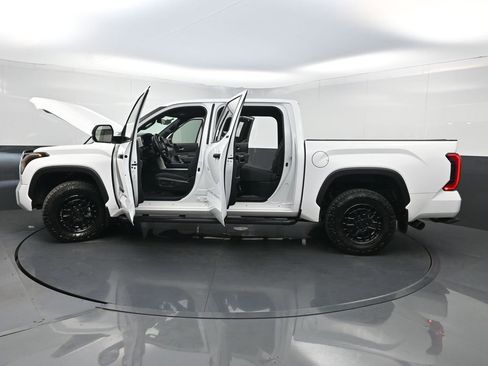Used 2025 Toyota Tundra SR5 w/ SR5 Convenience Package AWD/4WD image 38