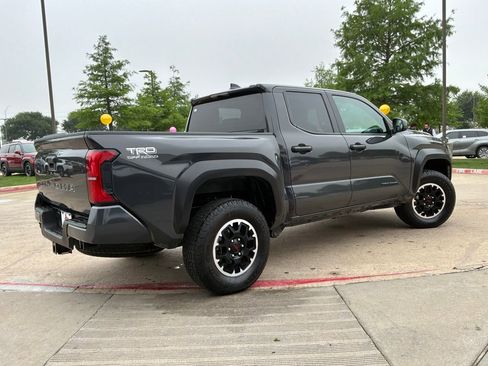Used 2025 Toyota Tacoma TRD Off-Road image 6