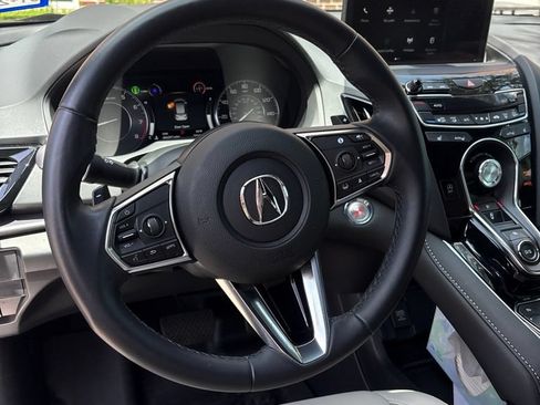 Used 2025 Acura RDX SH-AWD image 3