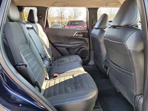 Used 2024 Mitsubishi Outlander SE image 19