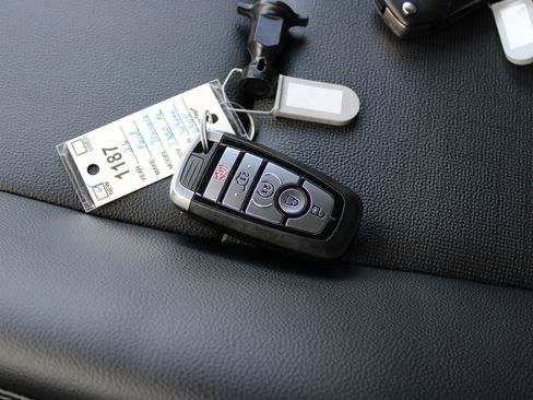 New 2026 Ford Transit 250 148 Medium Roof w/ Load Area Protection Package RWD image 28