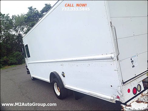 Used 2011 Ford E-350 and Econoline 350 Super Duty image 12