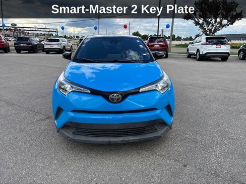 Used 2019 Toyota C-HR XLE FWD image 10