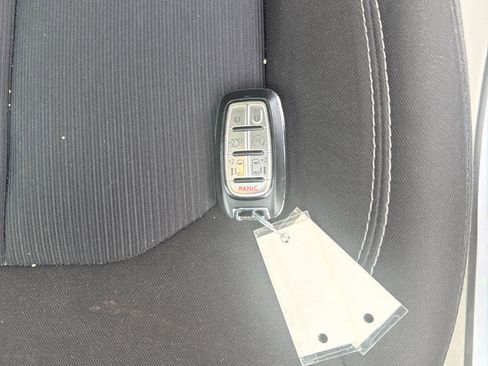 Used 2022 Chrysler Voyager LX FWD image 13