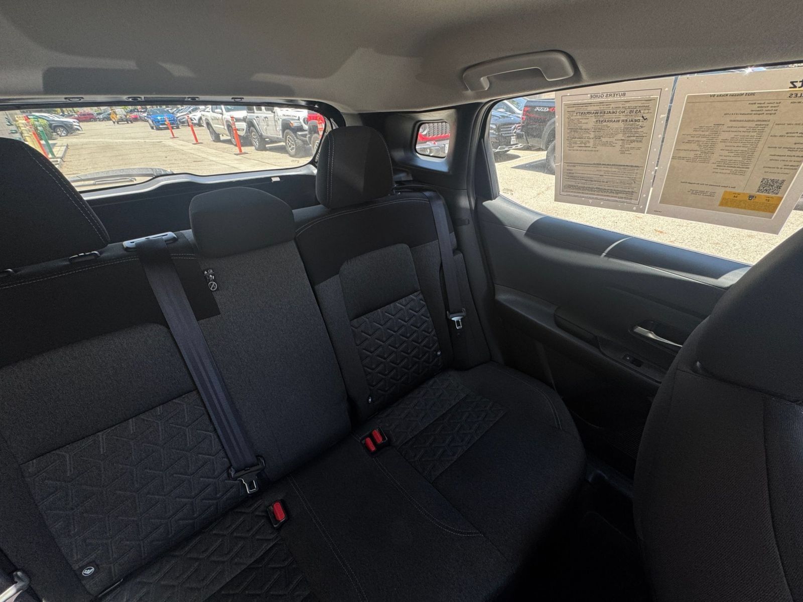 Used 2025 Nissan Kicks SV AWD/4WD image 34