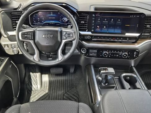 Used 2025 Chevrolet Silverado 1500 LT Trail Boss w/ Convenience Package II AWD/4WD image 33