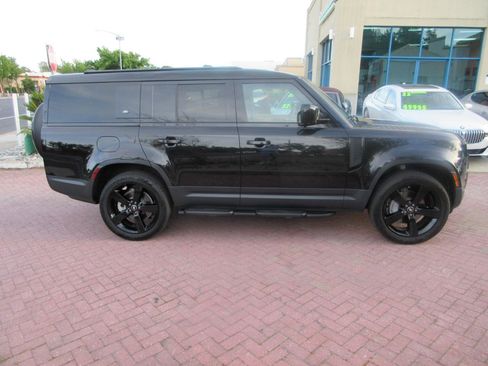 Used 2024 Land Rover Defender 130 S image 4