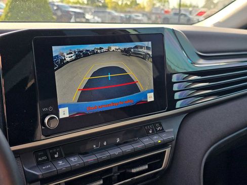 Used 2025 Toyota Camry LE w/ Convenience Package image 28