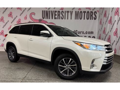 Used 2019 Toyota Highlander XLE image 3
