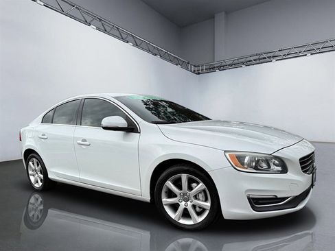 Used 2016 Volvo S60 T5 Premier w/ Convenience Package image 24