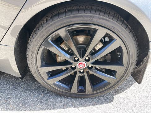 Used 2017 Jaguar XE Prestige AWD/4WD image 33