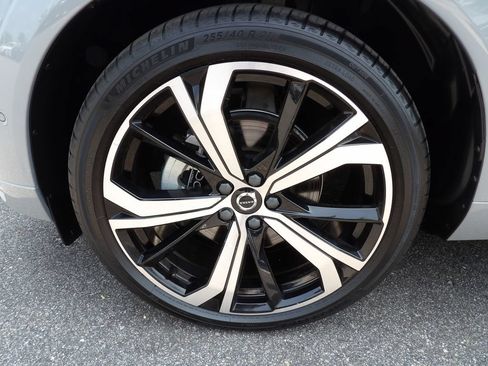 Certified 2025 Volvo XC60 B5 Ultra w/ Protection Package Premier AWD/4WD image 30