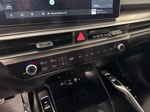 Used 2024 Kia Sorento S w/ Panoramic Sunroof Package image 20