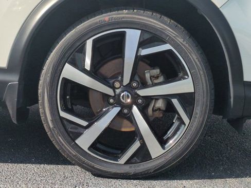 Used 2022 Nissan Rogue Sport SL w/ Premium Package FWD image 12
