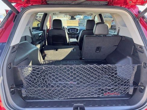 Used 2022 GMC Terrain SLT w/ Infotainment Package II image 27