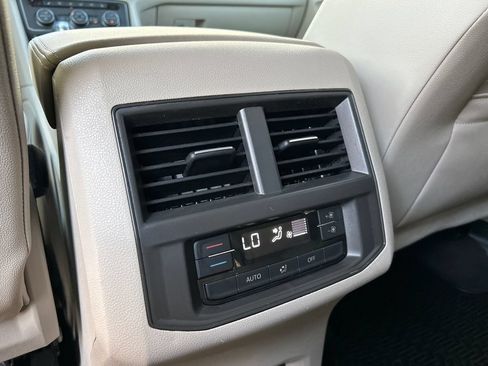 Used 2021 Volkswagen Atlas SE AWD/4WD image 26