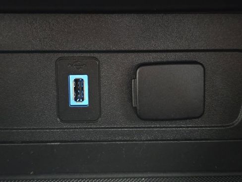 Used 2019 Ford Escape SE image 30