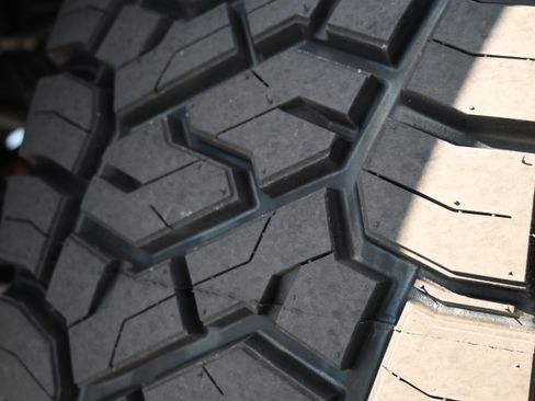 Used 2025 GMC Sierra 2500 AT4 w/ AT4 Premium Plus Package image 27