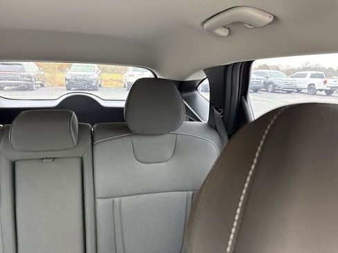 Used 2023 Hyundai Tucson SE image 12