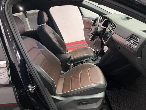 Used 2022 Volkswagen Tiguan SEL R-Line image 9