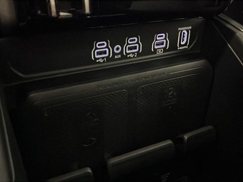 Used 2025 RAM 1500 Laramie w/ Night Edition AWD/4WD image 31