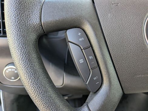 Used 2025 Chevrolet Express 2500 w/ Driver Convenience Package RWD image 20