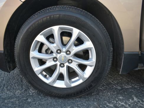 Used 2018 Chevrolet Equinox LS FWD image 17