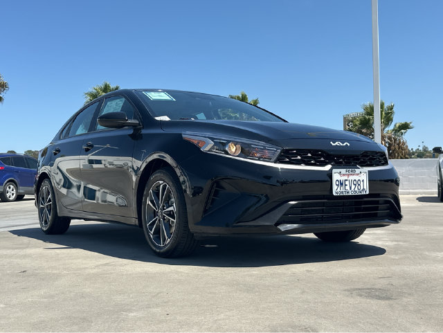 Certified 2023 Kia Forte LXS FWD image 3