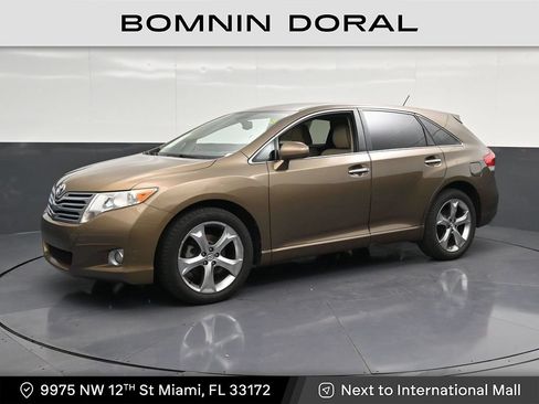 Used 2010 Toyota Venza FWD image 1