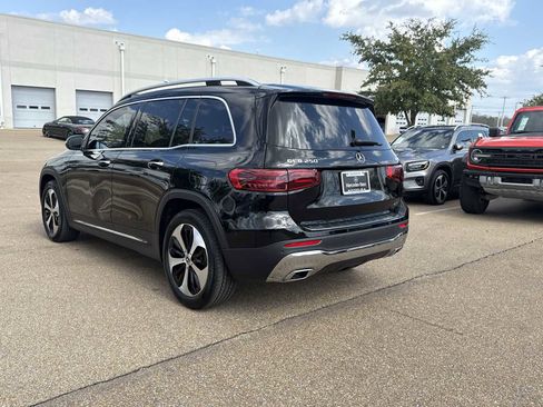 Used 2026 Mercedes-Benz GLB 250 4MATIC image 4
