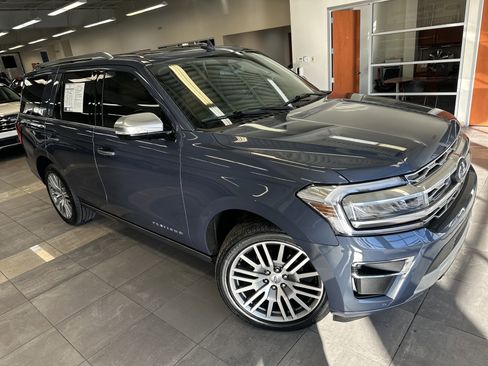 Used 2022 Ford Expedition Platinum image 12