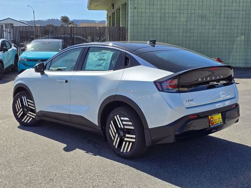 New 2026 Nissan Leaf SV+ w/ Floor Mat Package (SV+) image 3